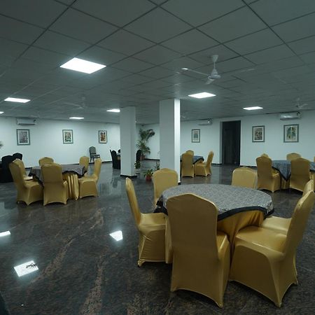 Posh Garden Inn Artemis Hospital Road グルガウン エクステリア 写真