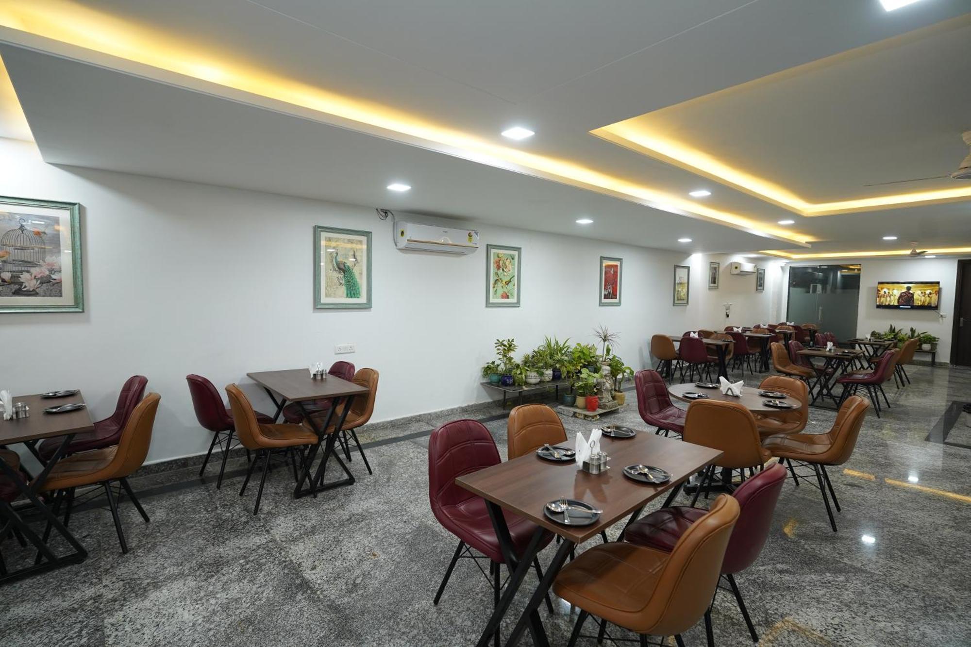 Posh Garden Inn Artemis Hospital Road グルガウン エクステリア 写真