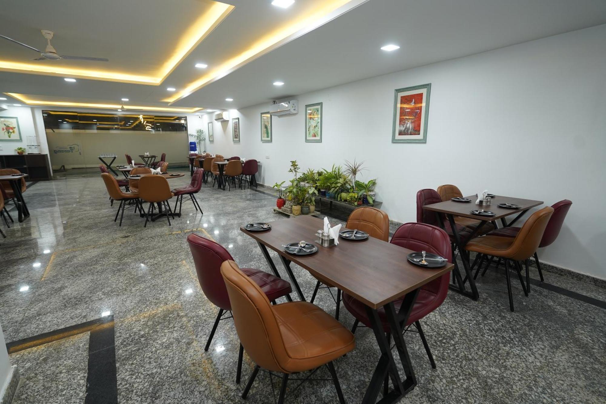 Posh Garden Inn Artemis Hospital Road グルガウン エクステリア 写真