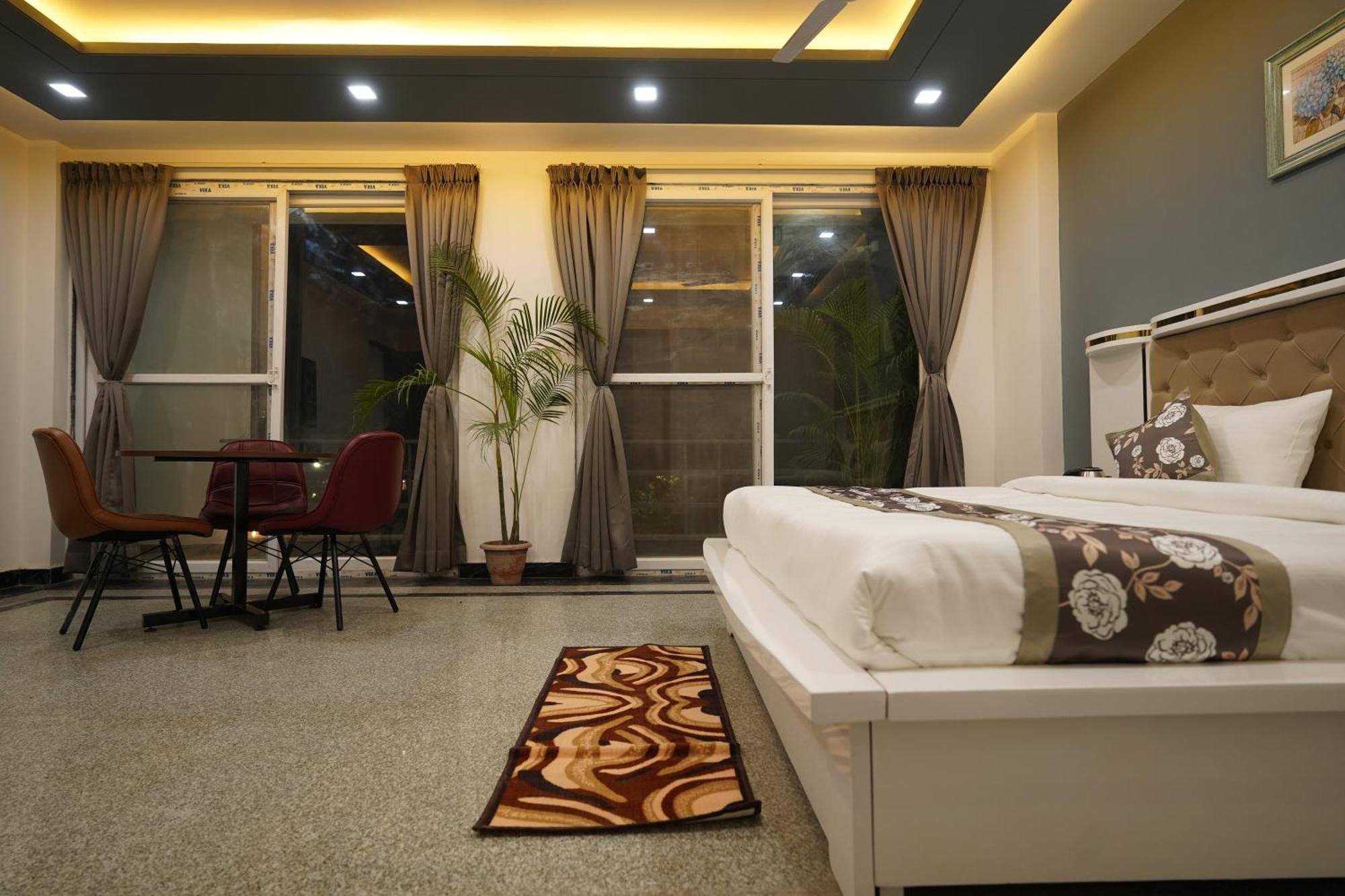 Posh Garden Inn Artemis Hospital Road グルガウン エクステリア 写真