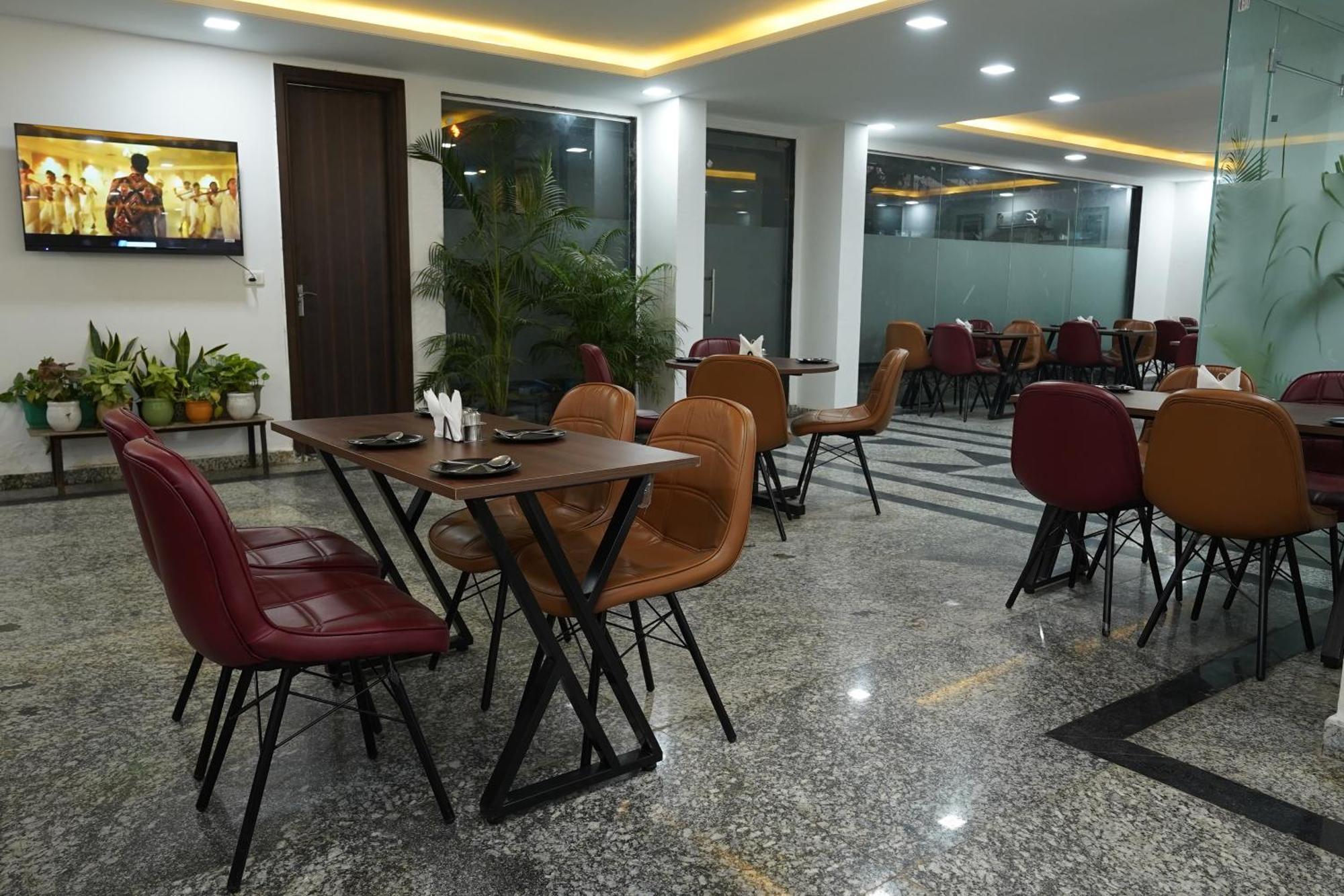 Posh Garden Inn Artemis Hospital Road グルガウン エクステリア 写真