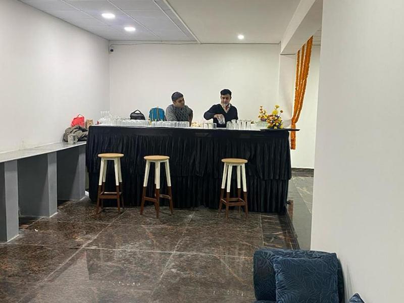 Posh Garden Inn Artemis Hospital Road グルガウン エクステリア 写真