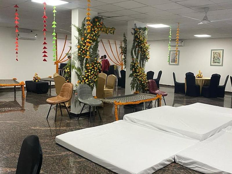 Posh Garden Inn Artemis Hospital Road グルガウン エクステリア 写真